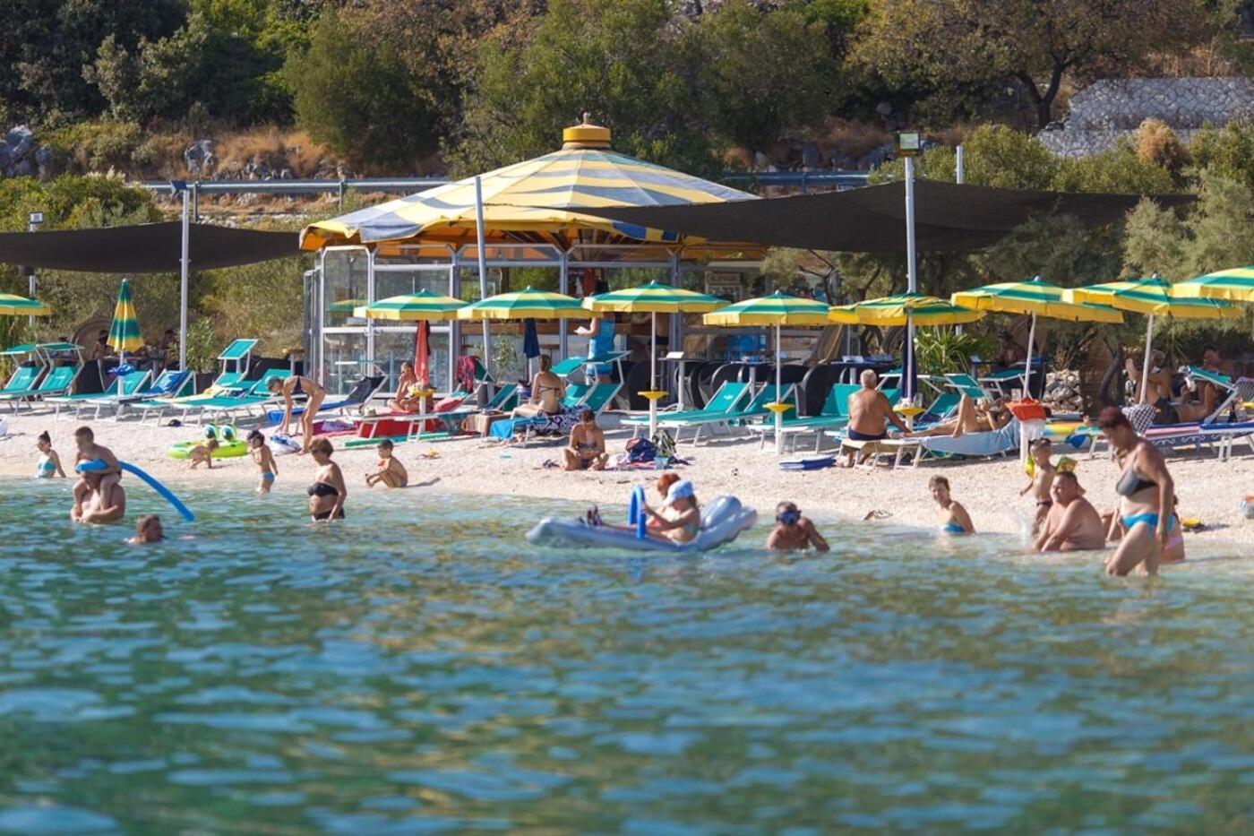 Apartments Rose - 30 M From The Beach Сегет Враница Екстериор снимка