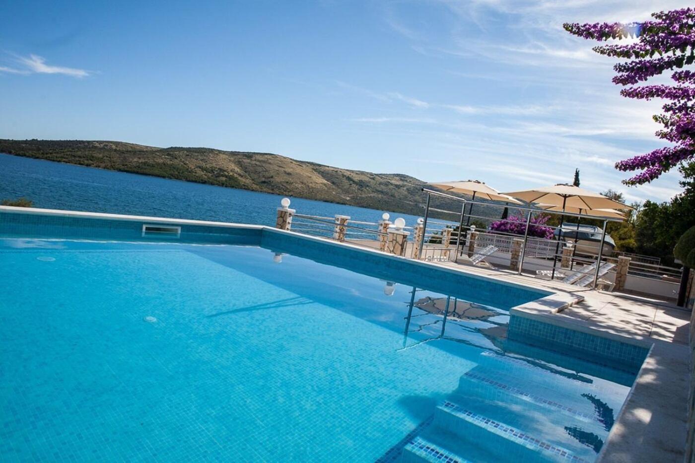 Apartments Rose - 30 M From The Beach Сегет Враница Екстериор снимка