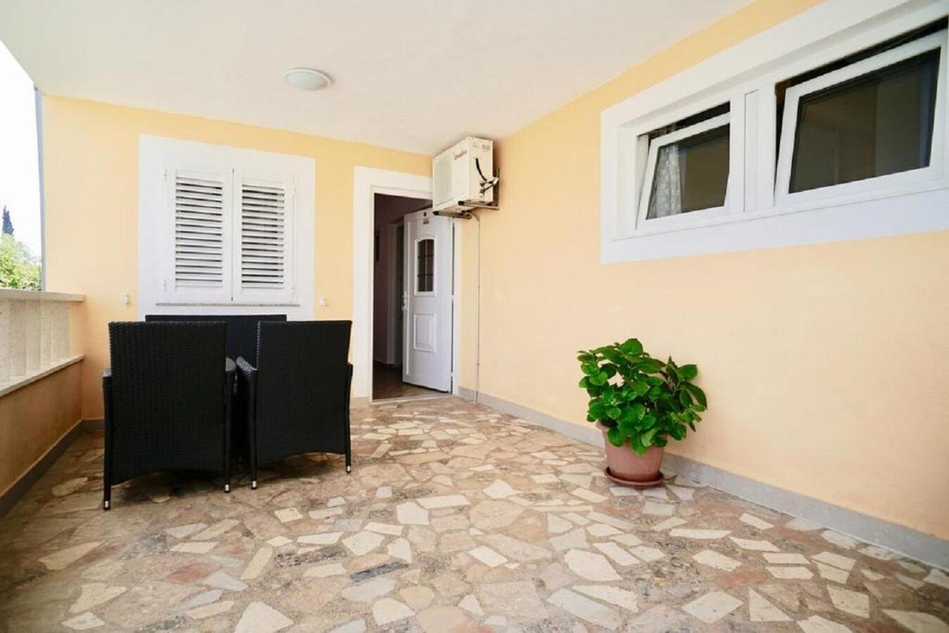 Apartments Rose - 30 M From The Beach Сегет Враница Екстериор снимка