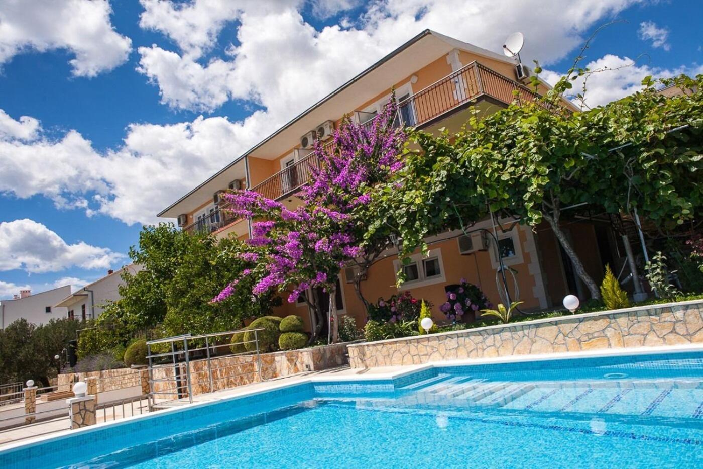 Apartments Rose - 30 M From The Beach Сегет Враница Екстериор снимка