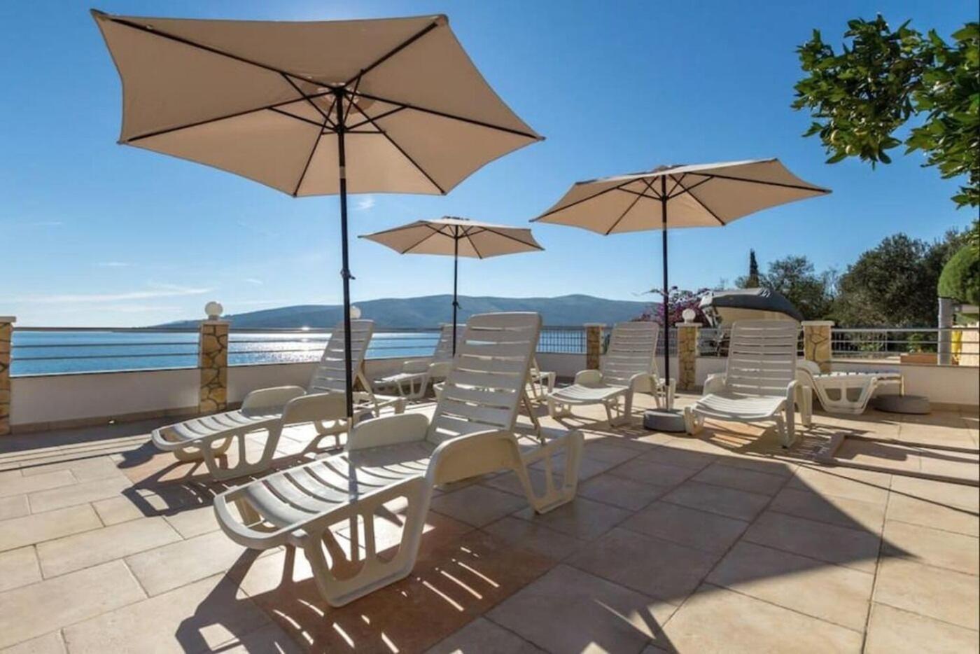 Apartments Rose - 30 M From The Beach Сегет Враница Екстериор снимка